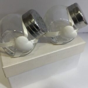 SALE E PEPE CON APPLICAZIONE A CUORICINO BOMBONIERA UTILE