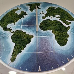 orologio da  parete mappamondo con muschio stabilizzato