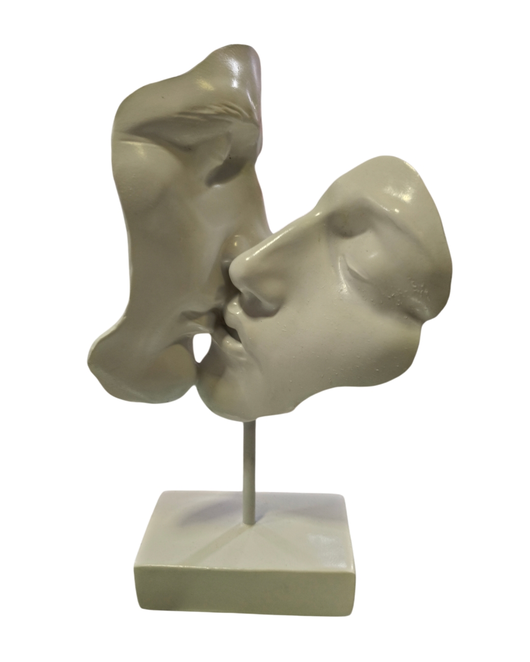 Scultura coppia bacio bianco