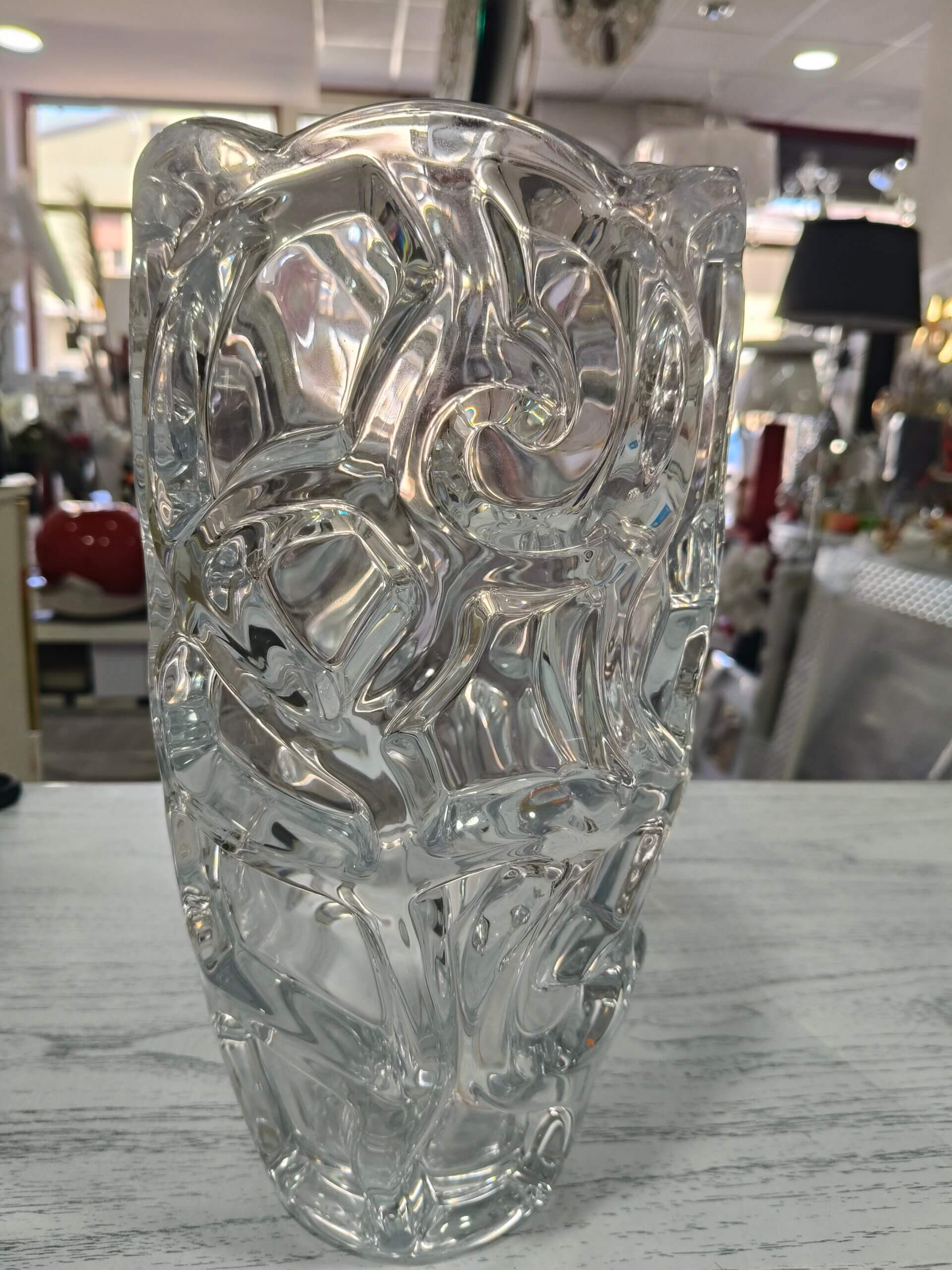 Vaso in cristallo a rilievo h 30 cm