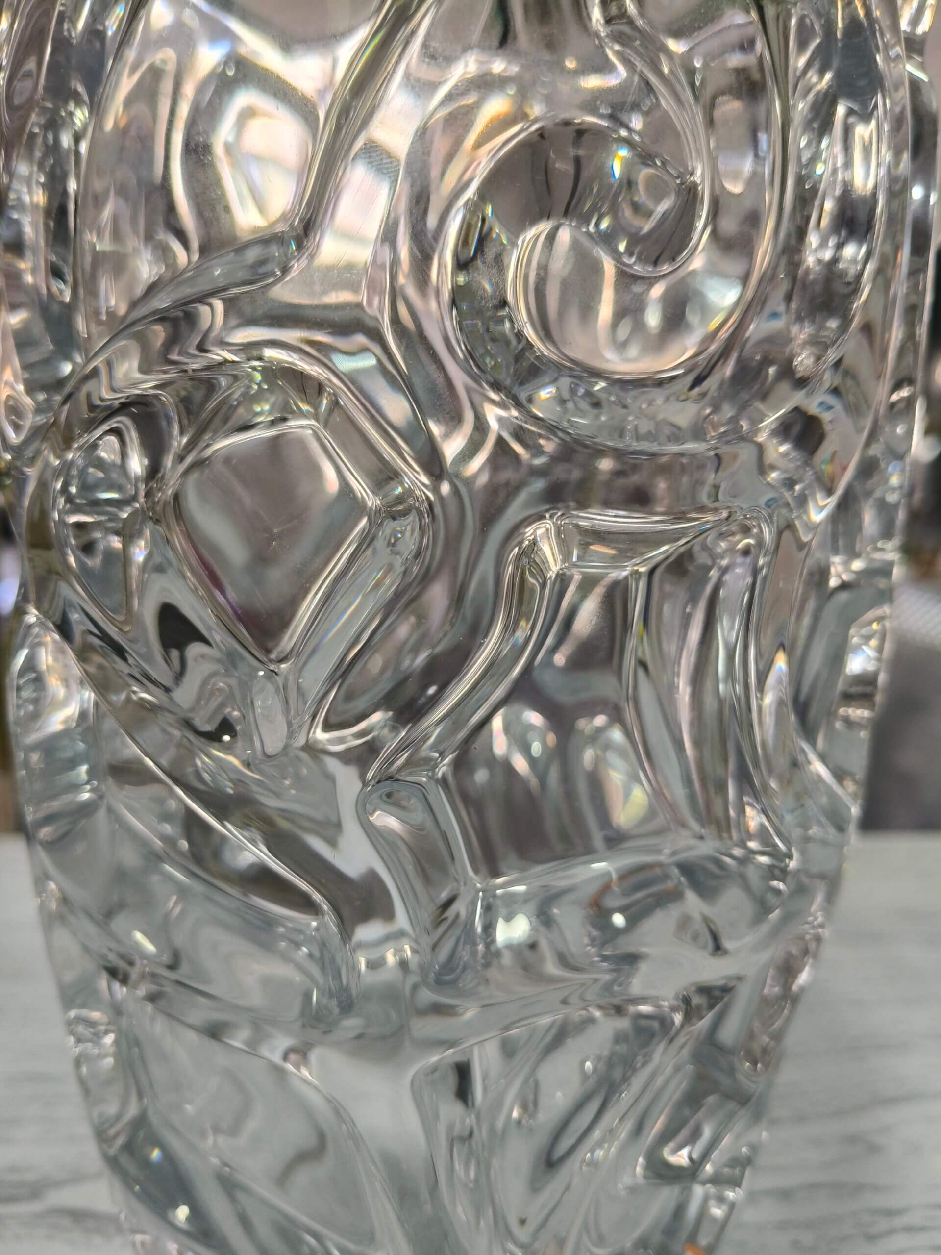 Vaso in cristallo a rilievo h 30 cm - immagine 2