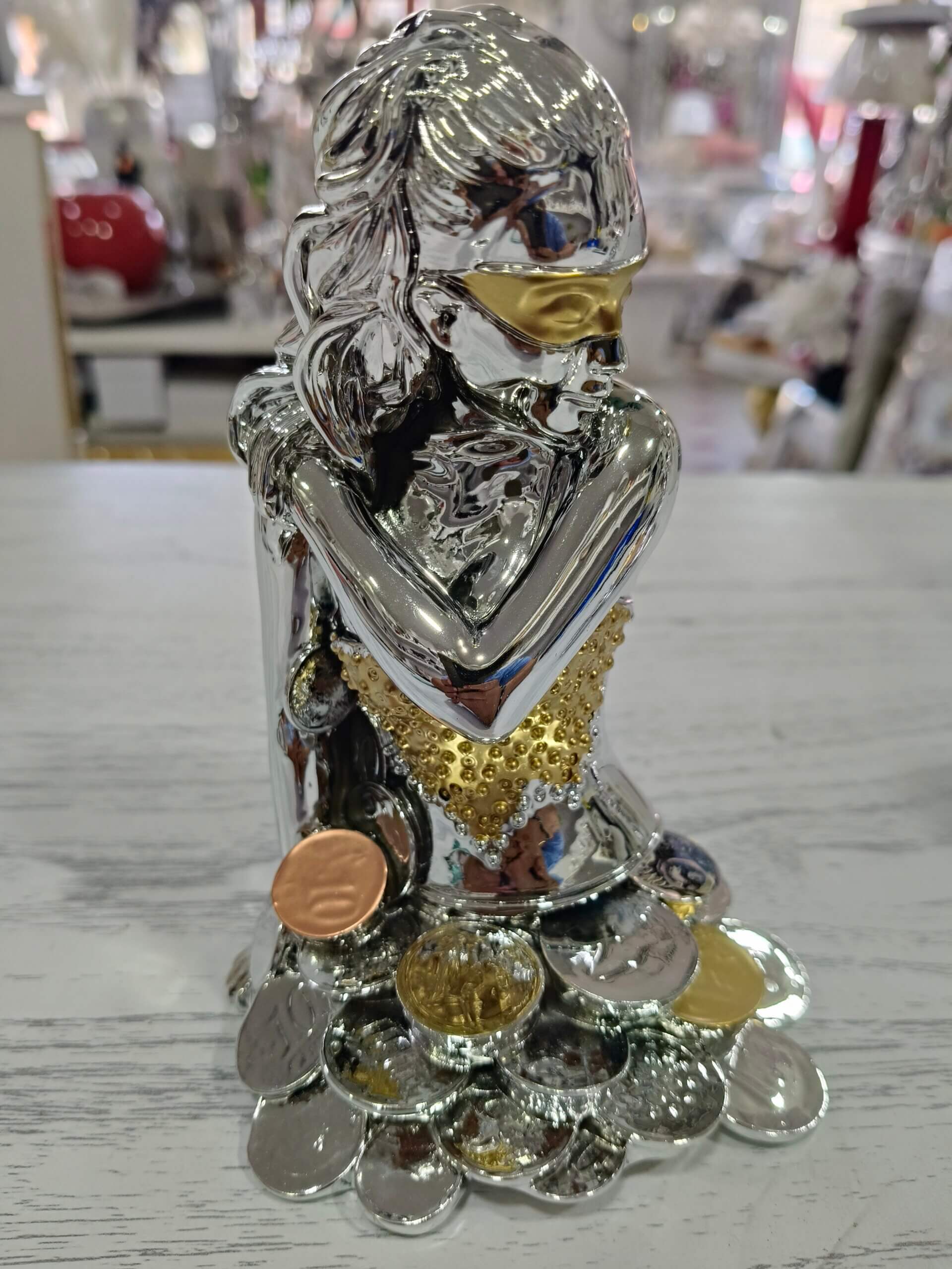 Dea bendata statua in argento con dettaglio in oro
