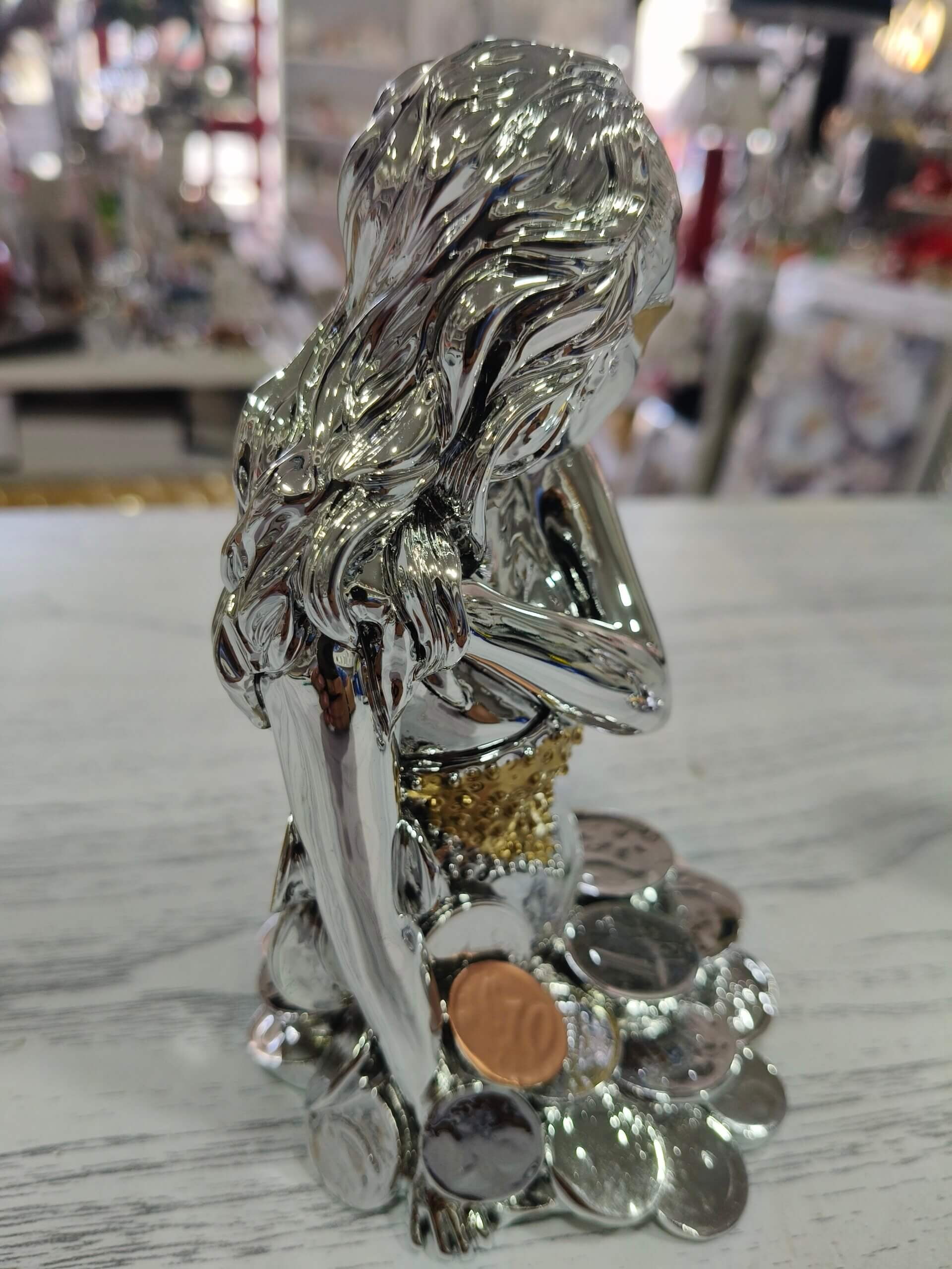 Dea bendata statua in argento con dettaglio in oro - immagine 3