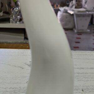 Corno portafortuna bianco base oro Valenti h 21 cm